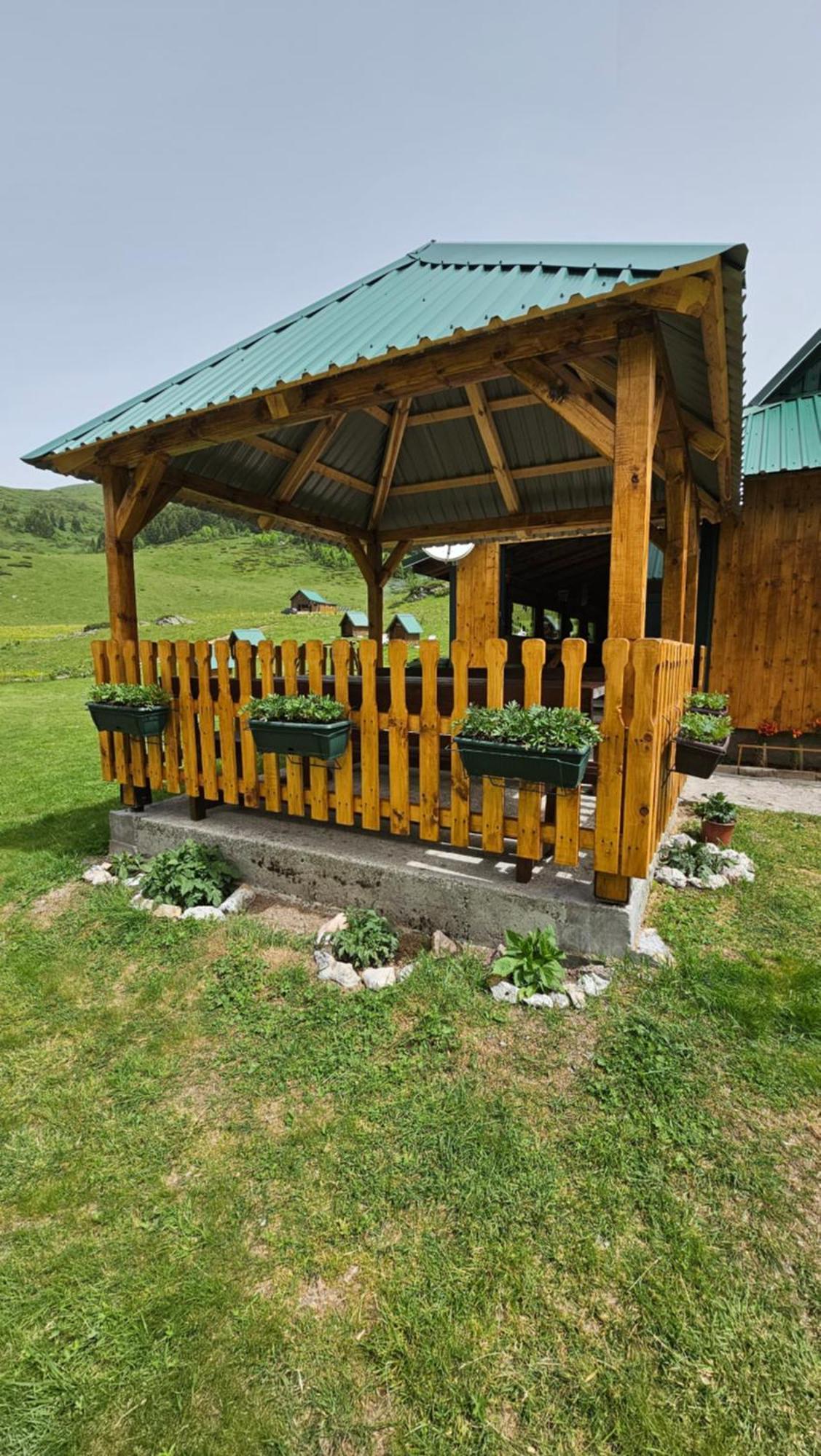 コラシン Rural Household Janketicゲストハウス エクステリア 写真